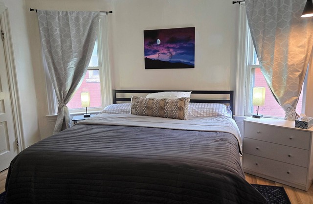 Beautiful 3-Bedroom Home in Niagara Falls, New York