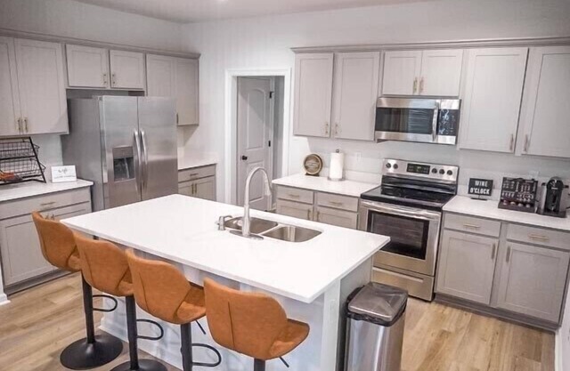 Beautiful 3 bedroom home with a Pond View Near LSU! Centrally located.