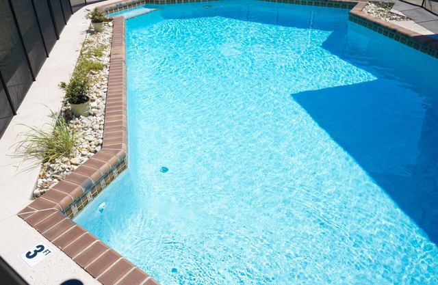 Beautiful 3 BR home w/a refreshing pool, w/lots of yard space