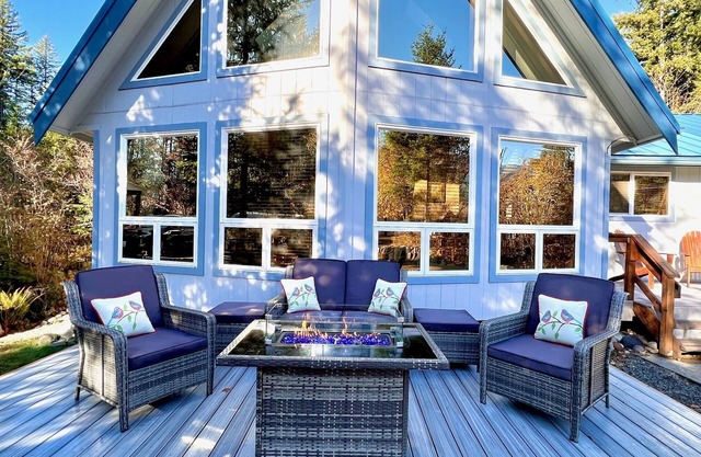 Beautiful 3bd Cabin! River&Mountain Views w/Game Room*Near Mt Rainier! Pets OK!