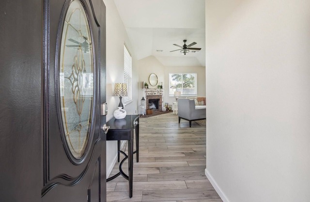 Beautiful 4 bdrm 2.5 bath home with pool and spa-Lawn and Pool Care included!