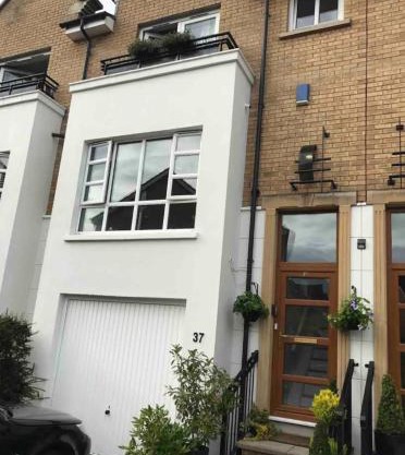 Beautiful 4 bedroom Townhouse minutes from Belfast City Centre