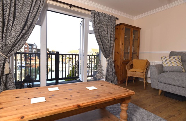 Beautiful 5-bedroom home on the waters edge of Sovereign Harbour