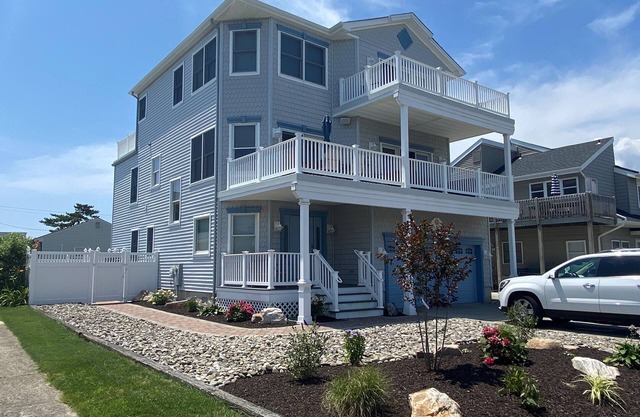 Beautiful 5 BR/4 BA Beach Home W/Pool-150 Yards to Beach!