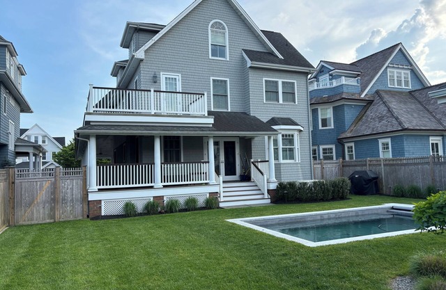 Beautiful 5+ BR house 1 block from beach with private pool in Avon