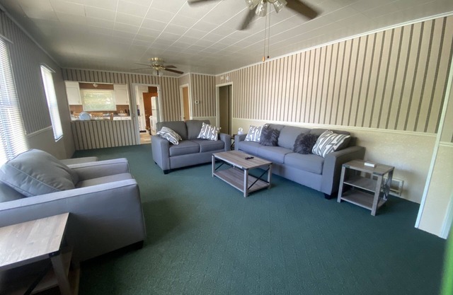 Beautiful 6 bed room on the one and only PIB