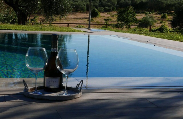 Beautiful apartment in villa with pool, WIFI, TV, patio and panoramic view, close to San Gimignano