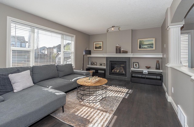 Beautiful and spacious 3 bedroom home in Windermere, Edmonton