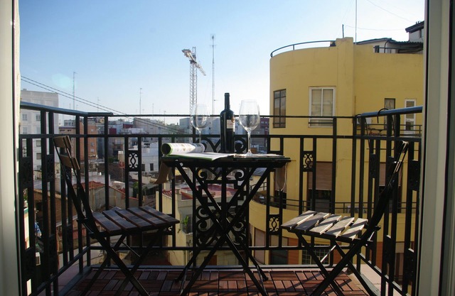 Beautiful and spacious apartment in the center of Valencia with WIFI