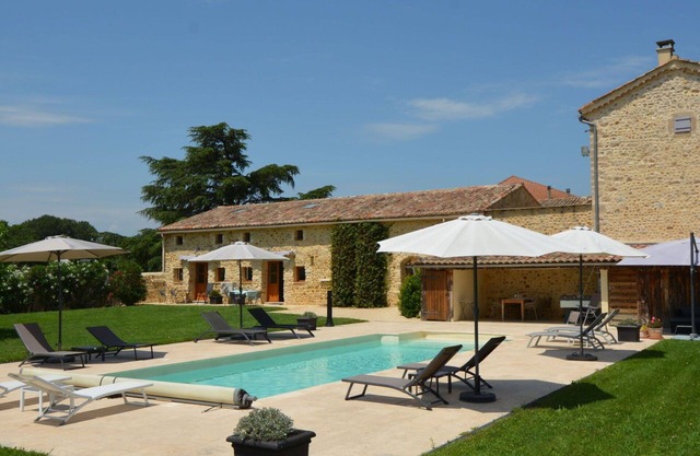Beautiful apartment for 6 people with WIFI, pool, TV and terrace
