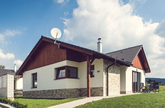 Beautiful apartment in villa for 6 guests with WIFI, TV, terrace, pets allowed and parking
