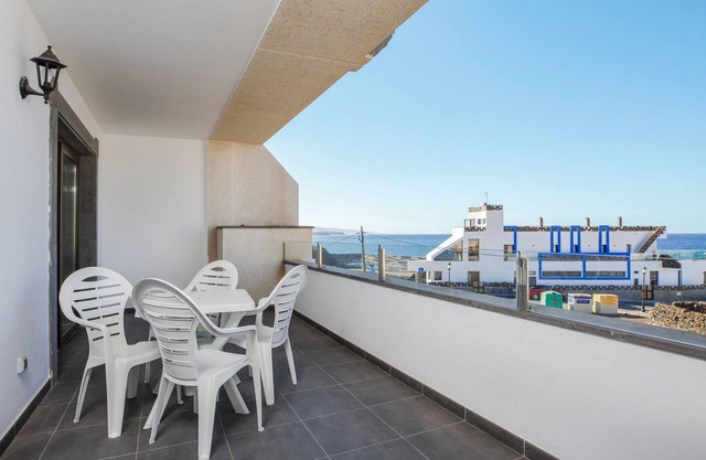 Beautiful Apartment “2 dormitorios Vista Mar” with Sea View, Wi-Fi, Terrace & Shared Pool