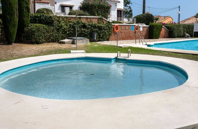 Beautiful apartment for 5 guests with pool, A/C, WIFI, TV and patio