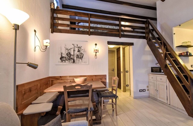 Beautiful apartment for 5 guests with WIFI, TV and balcony