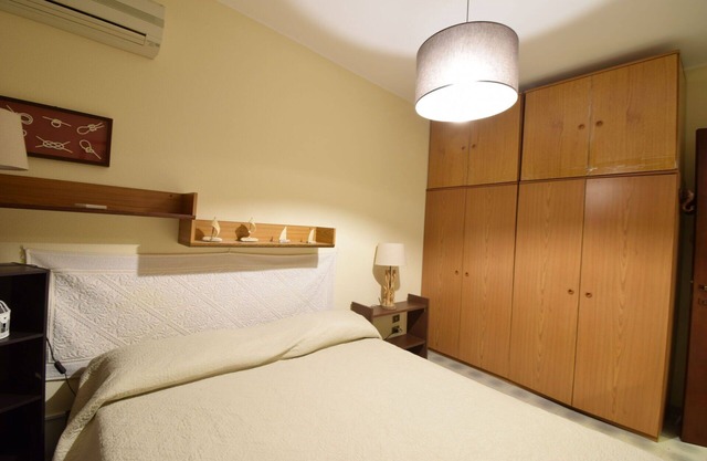 Beautiful apartment for 6 people with A/C, TV and pets allowed
