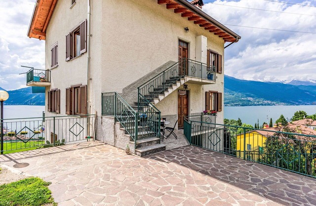 Beautiful apartment for 6 guests with WIFI, TV, terrace, pets allowed and parking