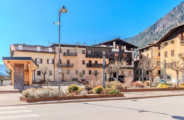Beautiful apartment for 6 guests with WIFI, TV and balcony