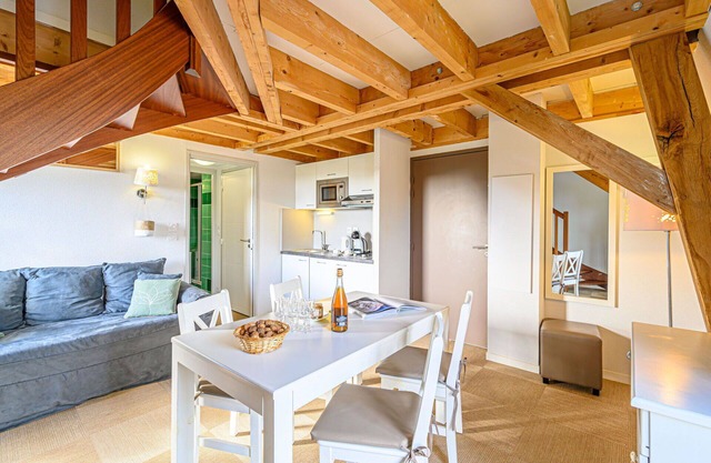 Beautiful apartment for 6 guests with pool, WIFI, TV and panoramic view