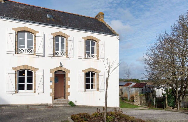 Beautiful apartment for 2 guests with WIFI, TV, patio and pets allowed