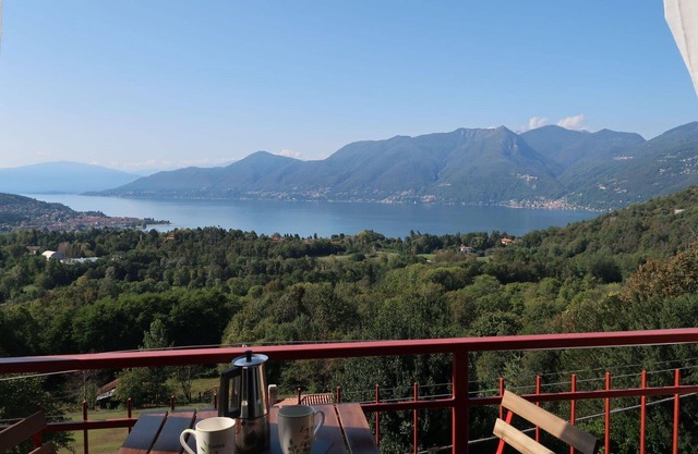 Beautiful apartment for 6 guests with WIFI, TV and terrace