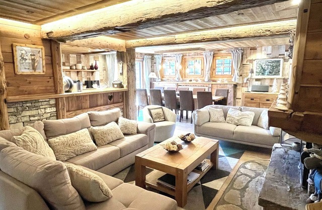 Beautiful apartment in private chalet, equiped for 12 people, 6 bedrooms, 5 bathrooms and private sauna.