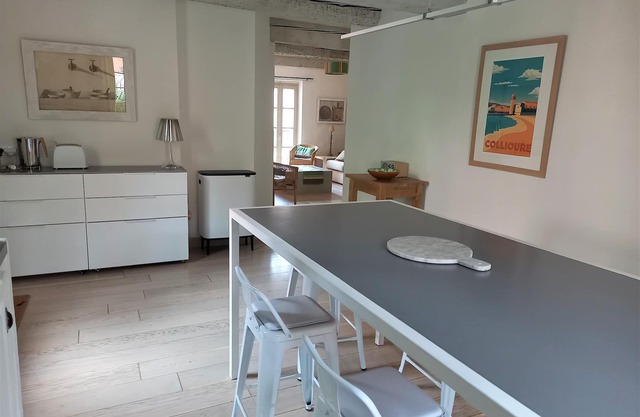 Beautiful apartment in house of character, 5mn walk from the sea