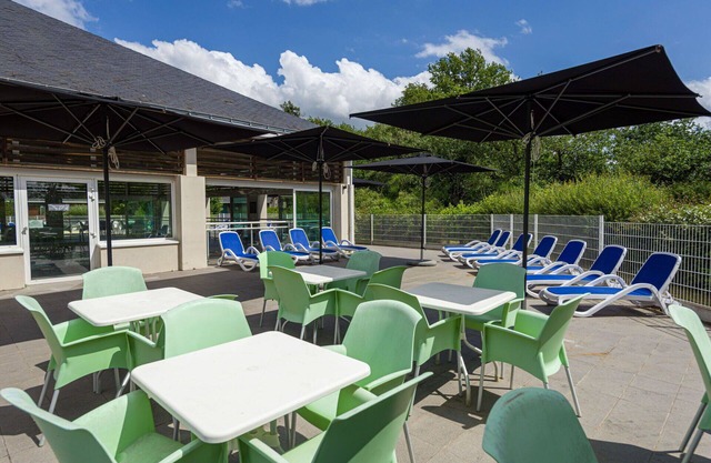 Beautiful apartment in villa for 5 people with pool, internet, TV, terrace and pets allowed