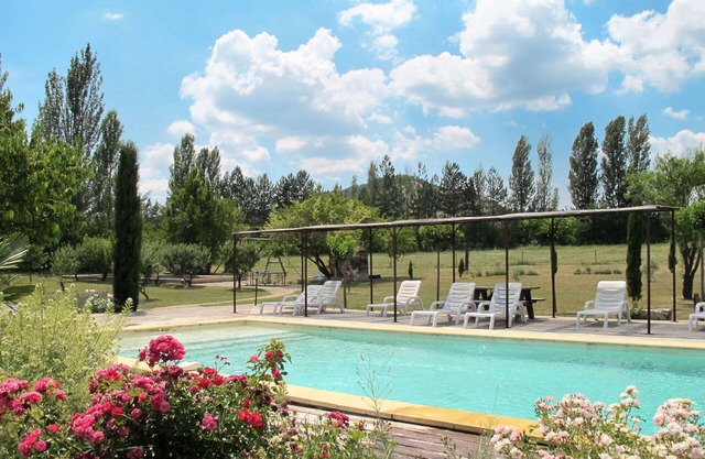 Beautiful apartment in villa for 2 people with pool, WIFI, patio, pets allowed and panoramic view