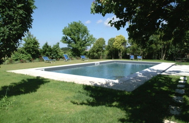 Beautiful apartment in villa with pool, WIFI, A/C, TV, pets allowed, panoramic view and parking