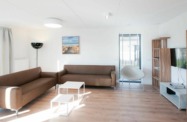 Beautiful apartment in villa for 10 guests with hot tub, WIFI, TV and parking