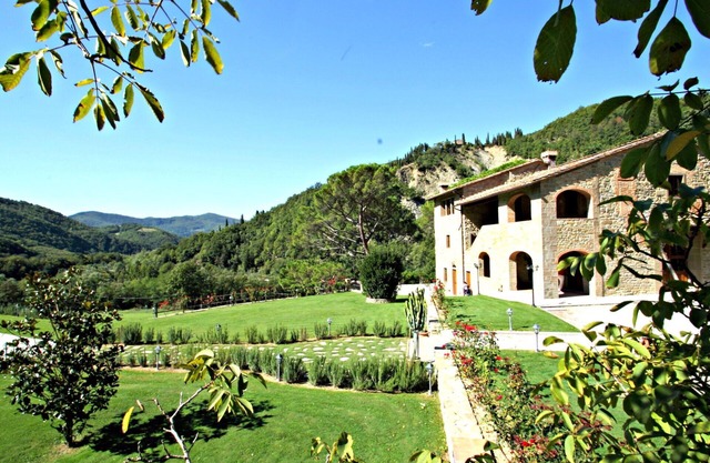 Beautiful apartment for 5 people with WIFI, pool, TV and pets allowed