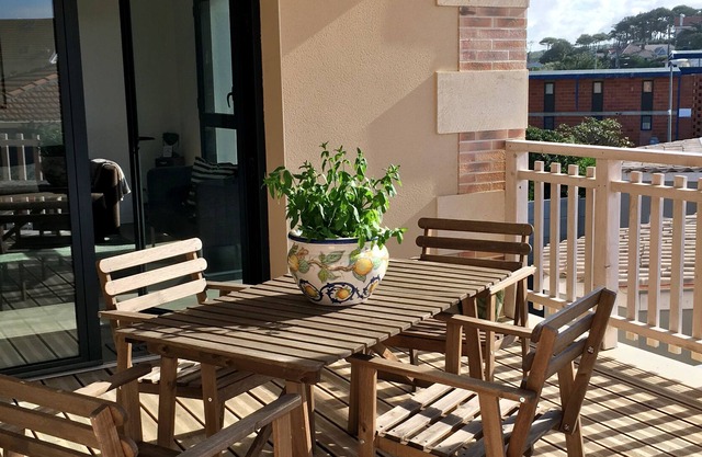Beautiful apartment + terrace, 100m beach