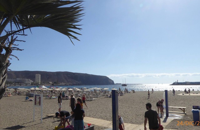Beautiful apartment with sun all day and swimming pool climat./Free WIFI
