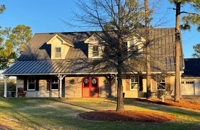 Beautiful Barn Apartment - 4 miles from downtown Southern Pines