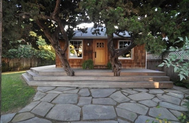 Beautiful Beach Bungalow - Newly Remodeled and Close to Beach