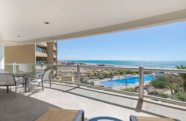 Beautiful Beach front Condo at Luna Blanca