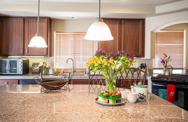 Beautiful comfortable 5 bedrooms house chose to MGM 5 miles.