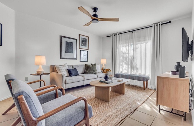 Beautiful condo with pool