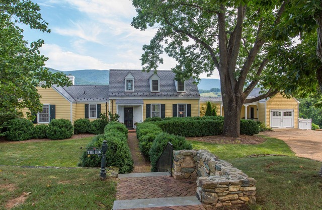 Beautiful Cottage at Historic Ramsay Estate with "WOW" Blue Ridge views