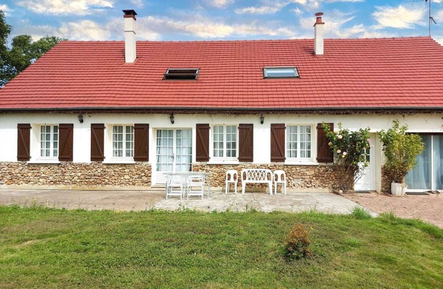 Beautiful country house located in Eure-et-Loire in an idyllic setting