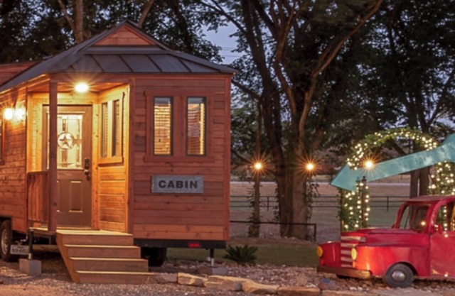 Beautiful Country-Themed Tiny House 145