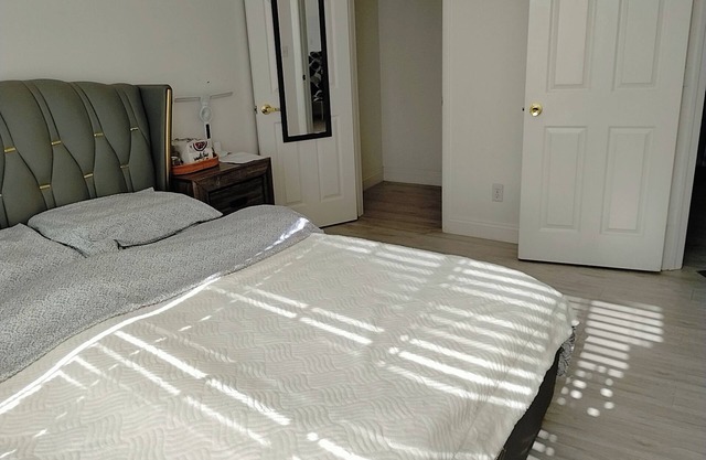 Beautiful Designed Charming 3-bedroom house with WiFi, AC in amazing Las Vegas