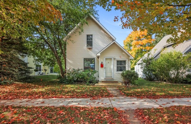 Beautiful Downtown Traverse City Home w/Garage!