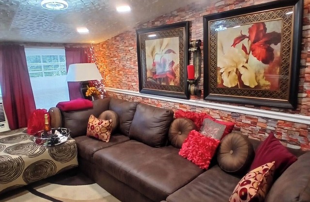 Beautiful Downtown Apartment