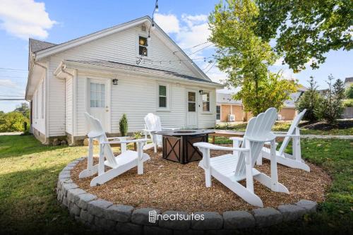 Beautiful Downtown Williamstown Home Close to Ark