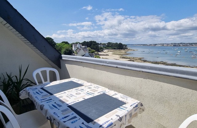 Beautiful duplex with sea view balcony at Le Cabellou in Concarneau