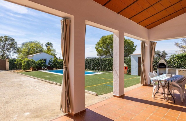 Beautiful private villa for 6 people with WIFI, A/C, private pool, TV, patio and pets allowed