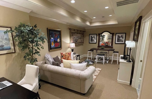 Beautiful estate apartment with great privacy!