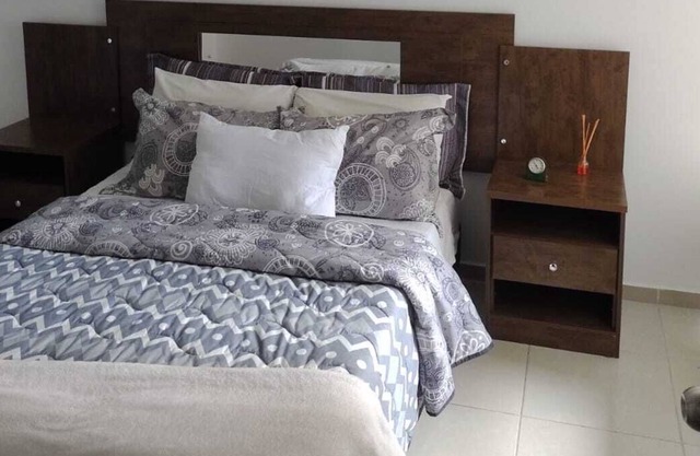 Beautiful Family Condo-Apartment with private parking