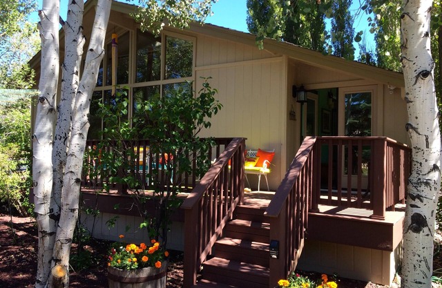 Beautiful Flagstaff home near Grand Canyon, skiing, hiking , Great Views